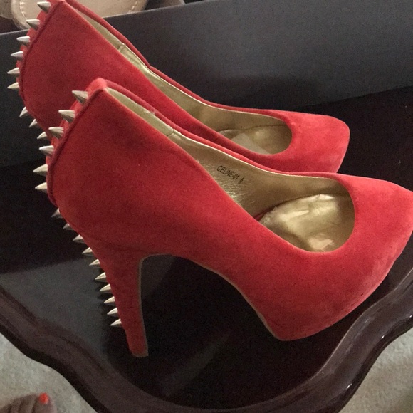 Platforms - Picture 1 of 5